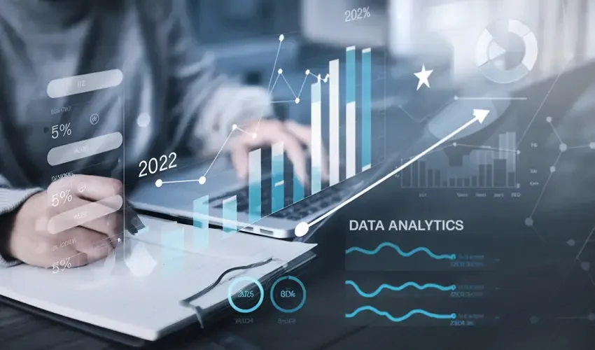 business-growing-2025-analytical-businessman-planning-business-growth-2025-strategy-digital-mar (2)