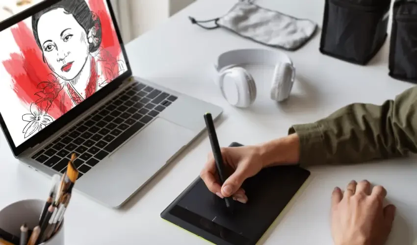 illustrators-tools-arrangement-still-life